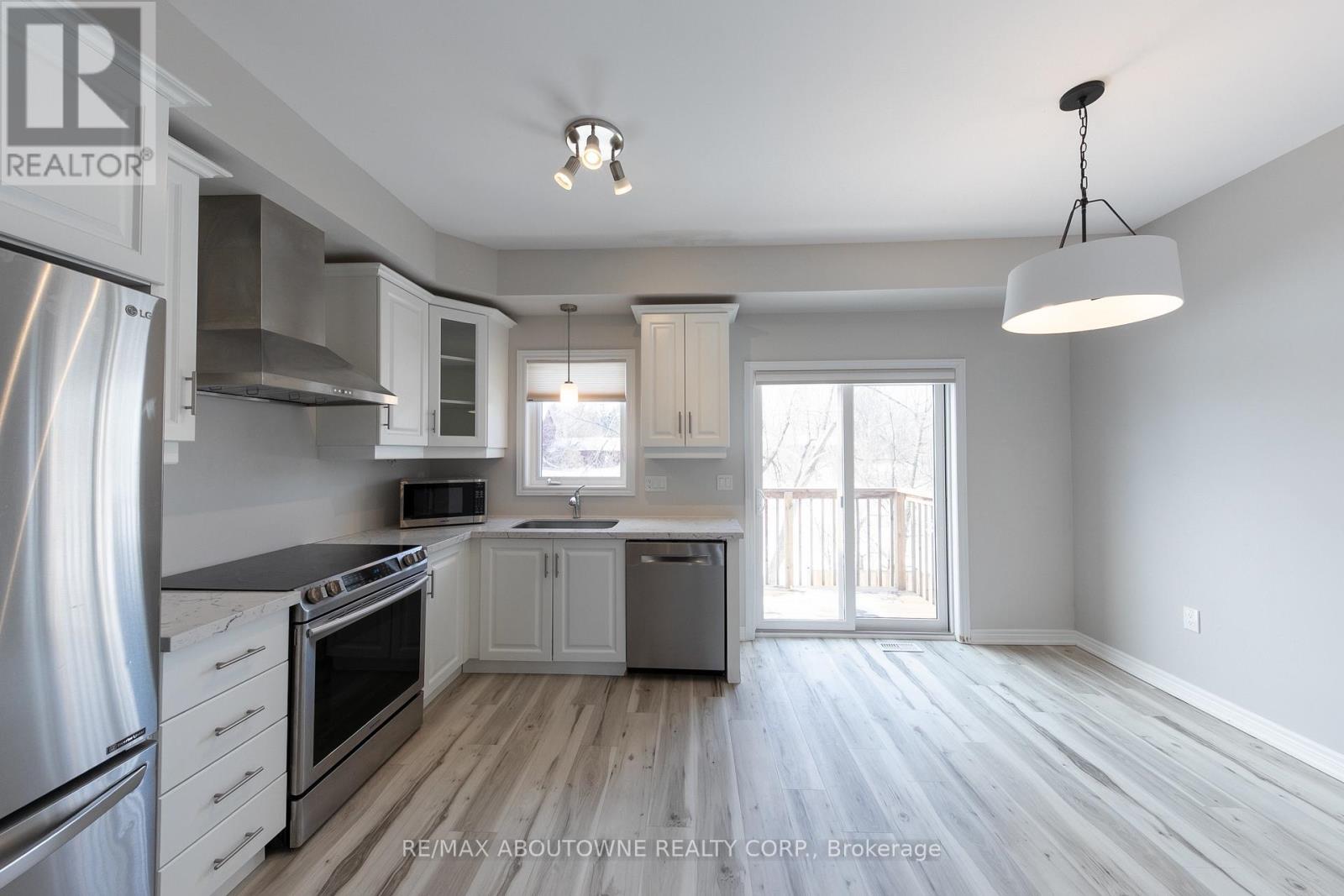 15 Barley Lane, Hamilton, Ontario  L9K 0K1 - Photo 13 - X12789060