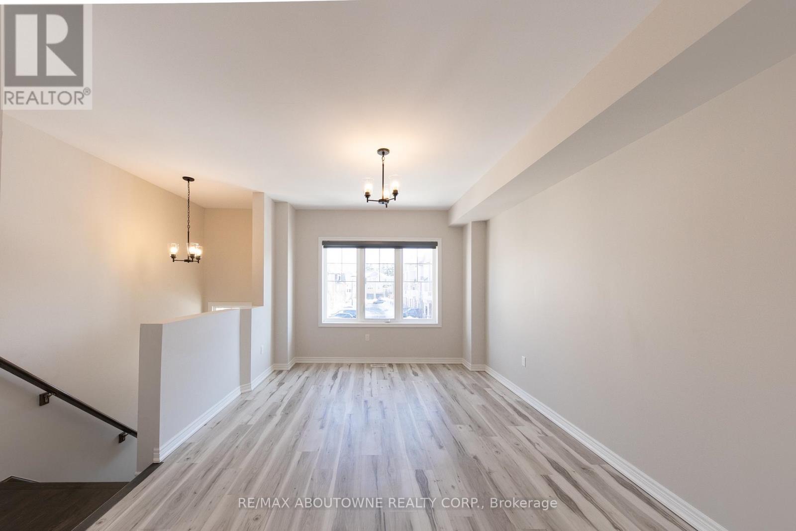 15 Barley Lane, Hamilton, Ontario  L9K 0K1 - Photo 5 - X12789060