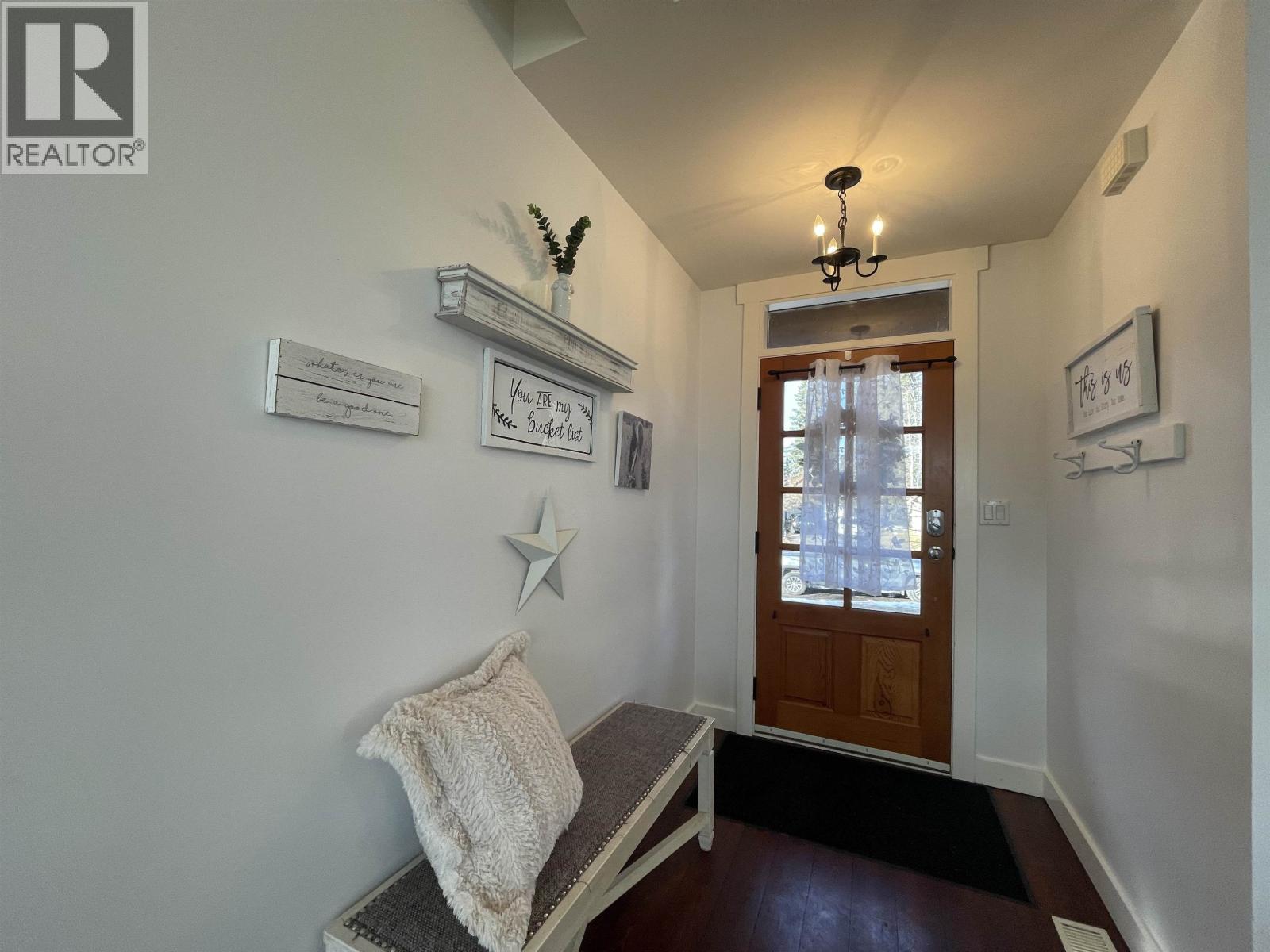 4556 Schibli Street, Smithers, British Columbia  V0J 2N0 - Photo 3 - R3090015