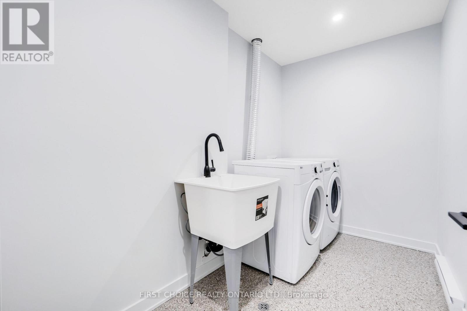 65 Tower Road, Ottawa, Ontario  K2G 2E8 - Photo 19 - X12789084