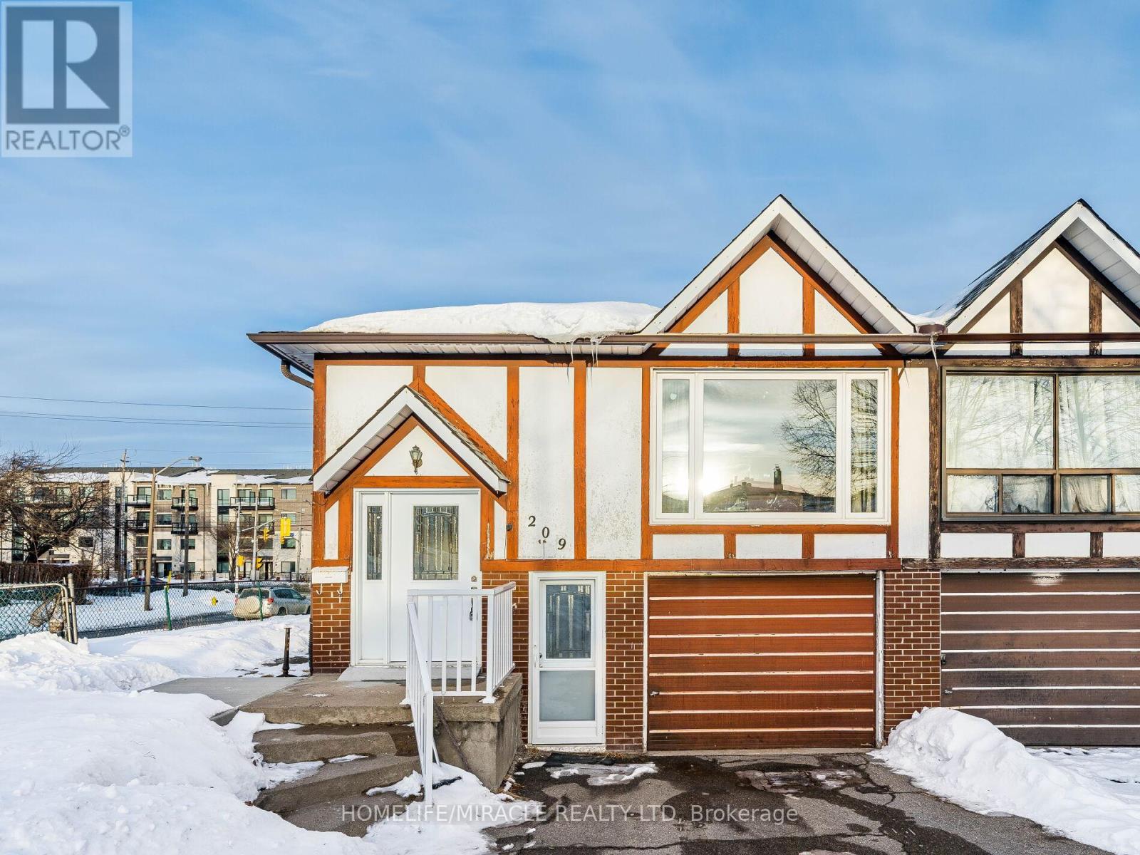 209 APACHE TRAIL, Toronto, Ontario