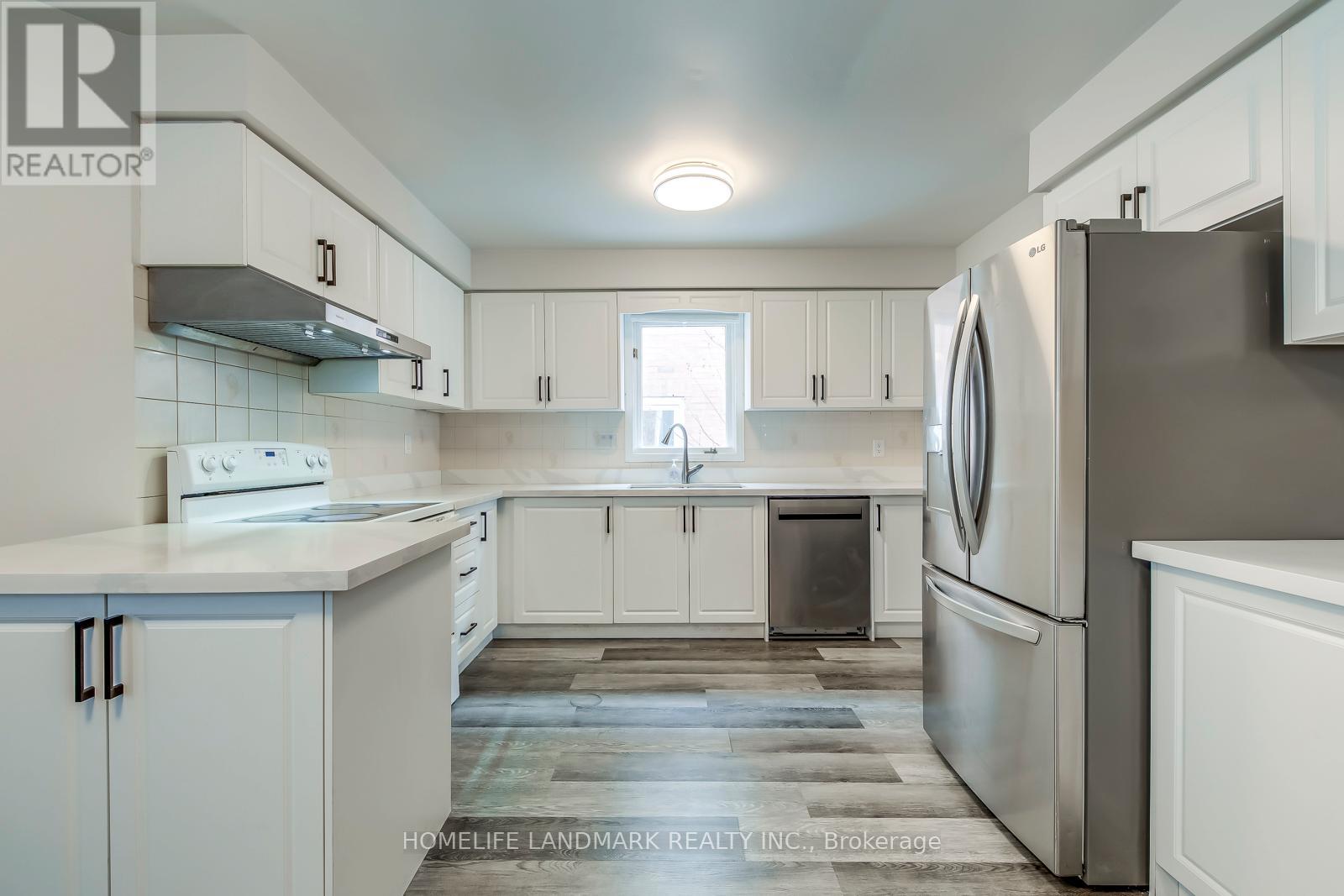 5492 Haddon Hall Road, Mississauga, Ontario  L5M 5G6 - Photo 5 - W12789088