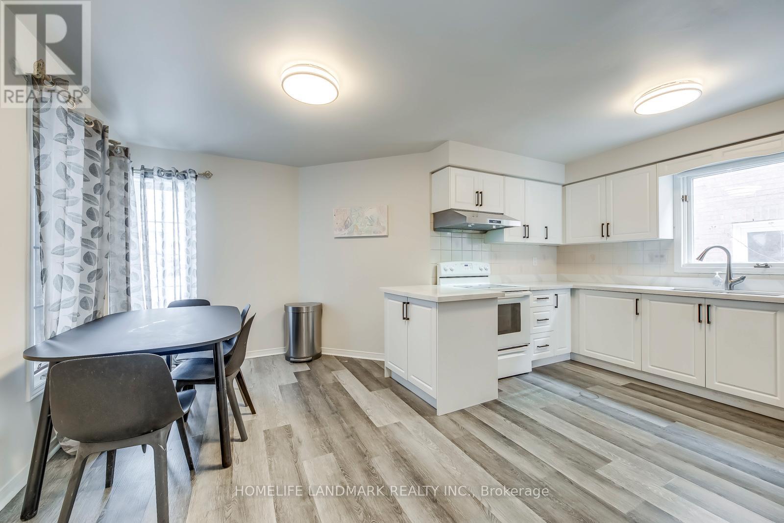 5492 Haddon Hall Road, Mississauga, Ontario  L5M 5G6 - Photo 8 - W12789088