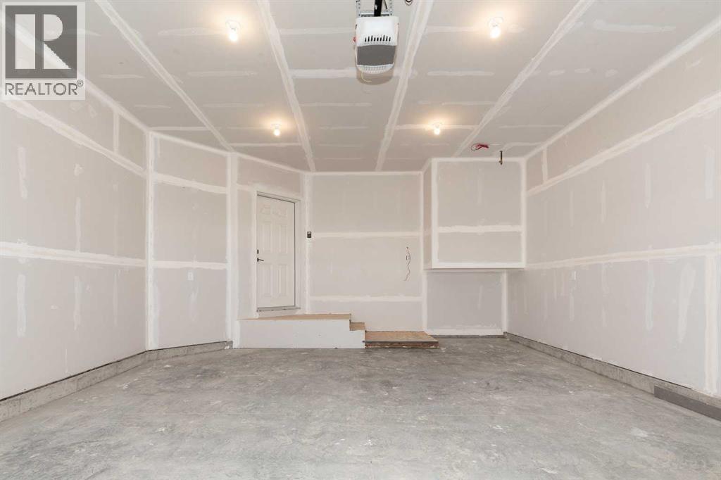 566 Malahat Green W, Lethbridge, Alberta  T1J 5H1 - Photo 32 - A2285039