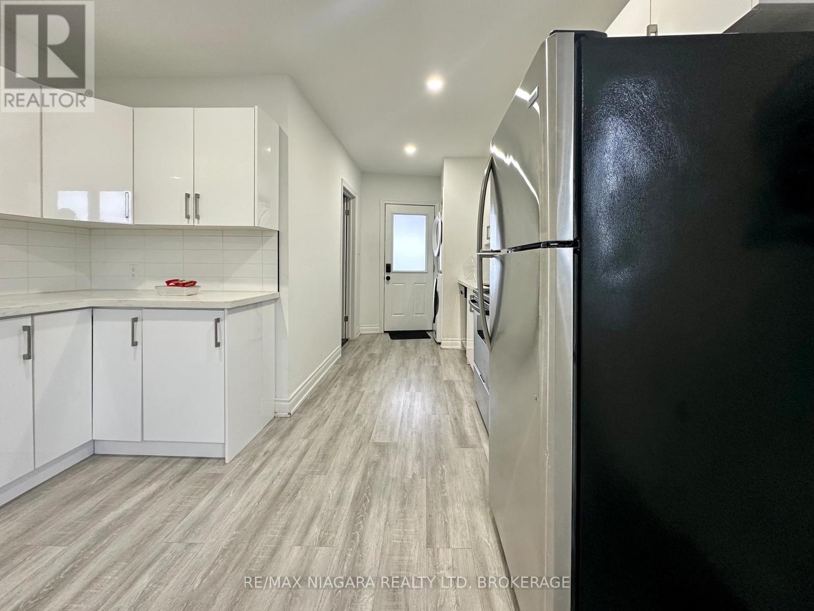 2 - 6063 Main Street, Niagara Falls, Ontario  L2G 6A1 - Photo 3 - X12789112