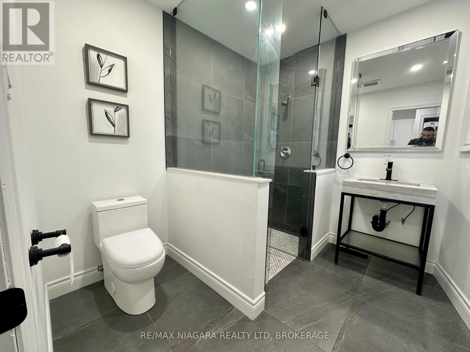 2 - 6063 Main Street, Niagara Falls, Ontario  L2G 6A1 - Photo 7 - X12789112