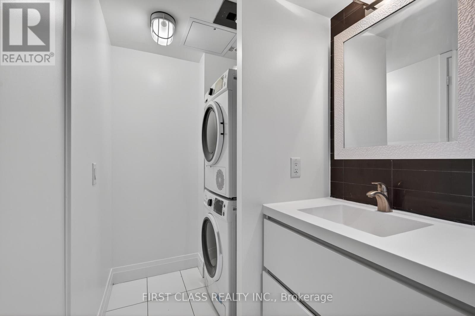 1212 - 85 Queens Wharf Road, Toronto, Ontario  M5V 0J9 - Photo 19 - C12789096