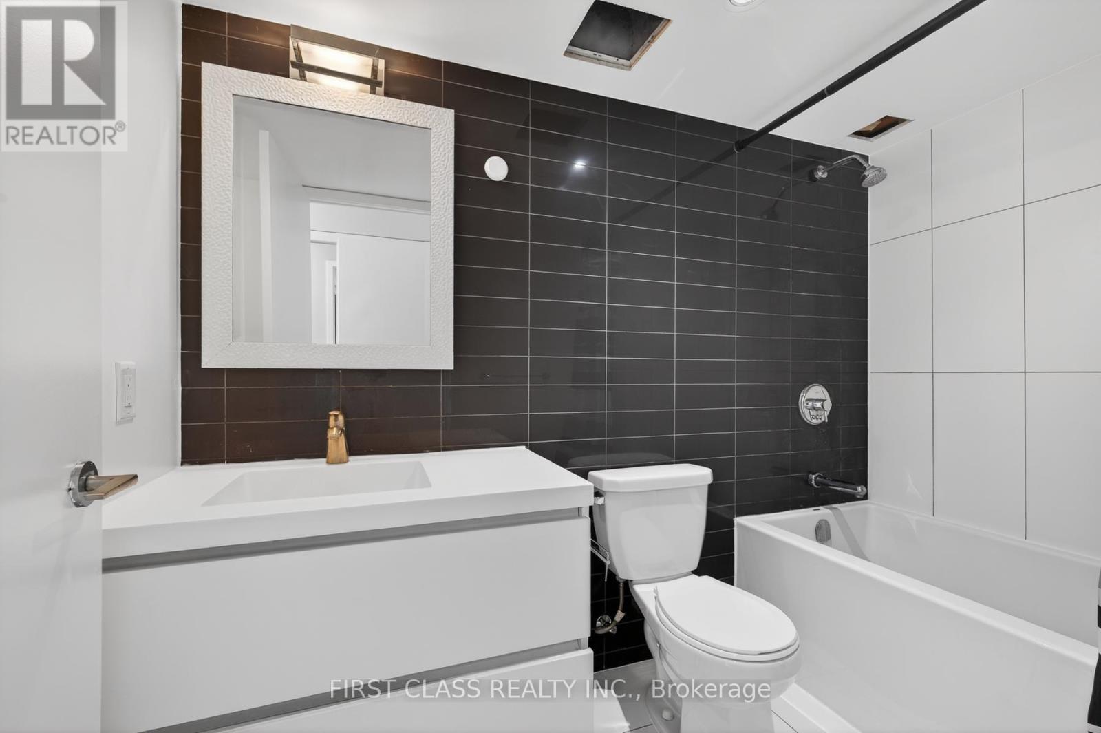 1212 - 85 Queens Wharf Road, Toronto, Ontario  M5V 0J9 - Photo 20 - C12789096