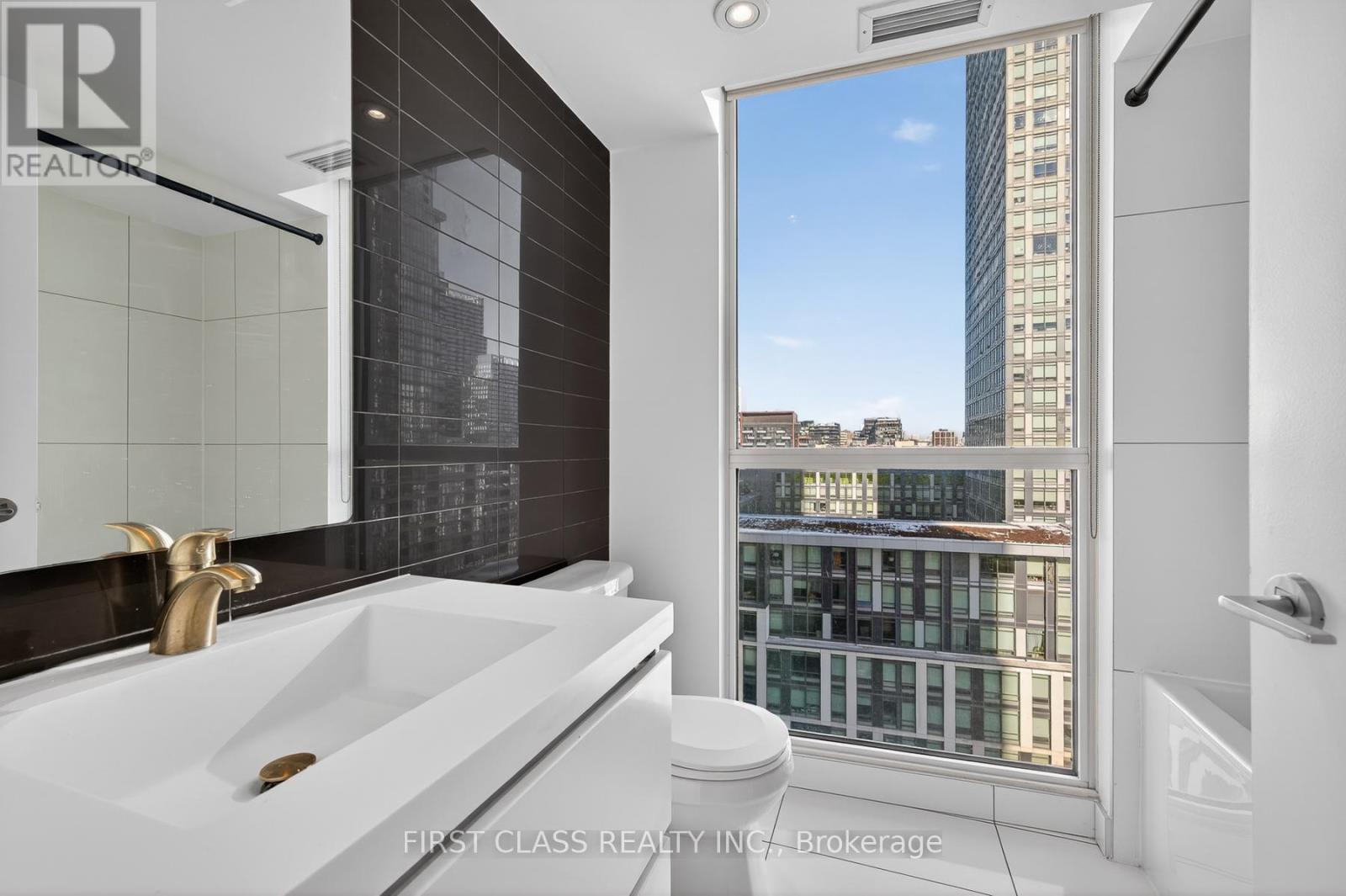 1212 - 85 Queens Wharf Road, Toronto, Ontario  M5V 0J9 - Photo 21 - C12789096