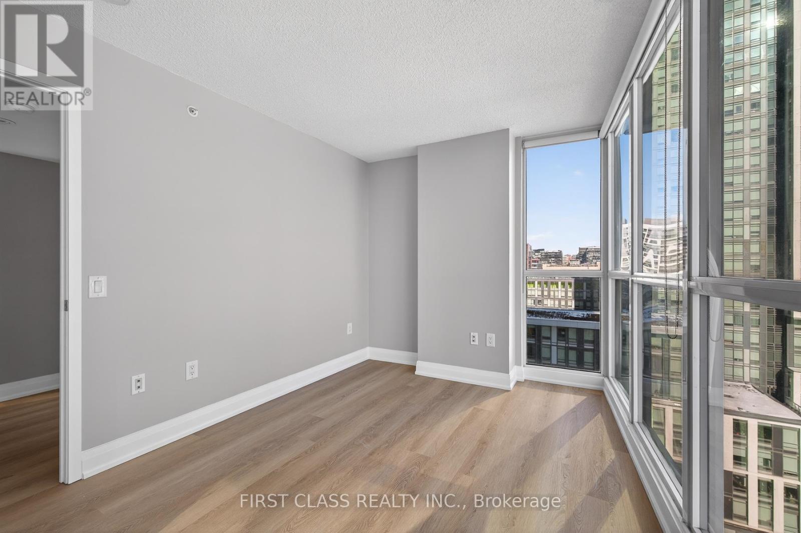 1212 - 85 Queens Wharf Road, Toronto, Ontario  M5V 0J9 - Photo 6 - C12789096