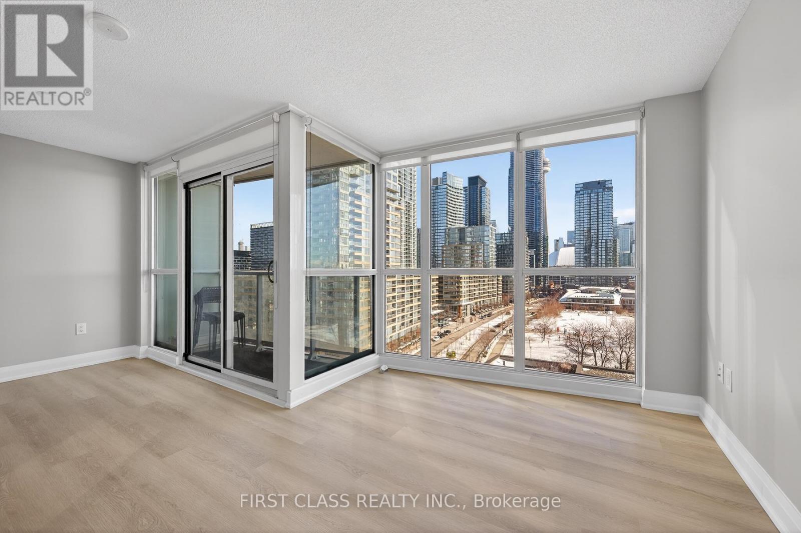 1212 - 85 Queens Wharf Road, Toronto, Ontario  M5V 0J9 - Photo 9 - C12789096