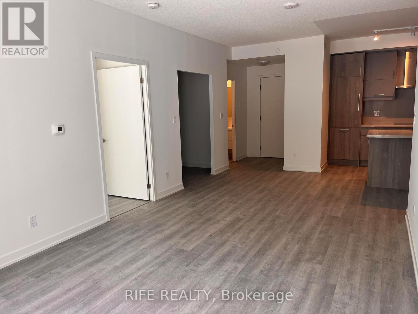 304 - 38 Simcoe Promenade, Markham, Ontario  L6G 0H7 - Photo 2 - N12718462