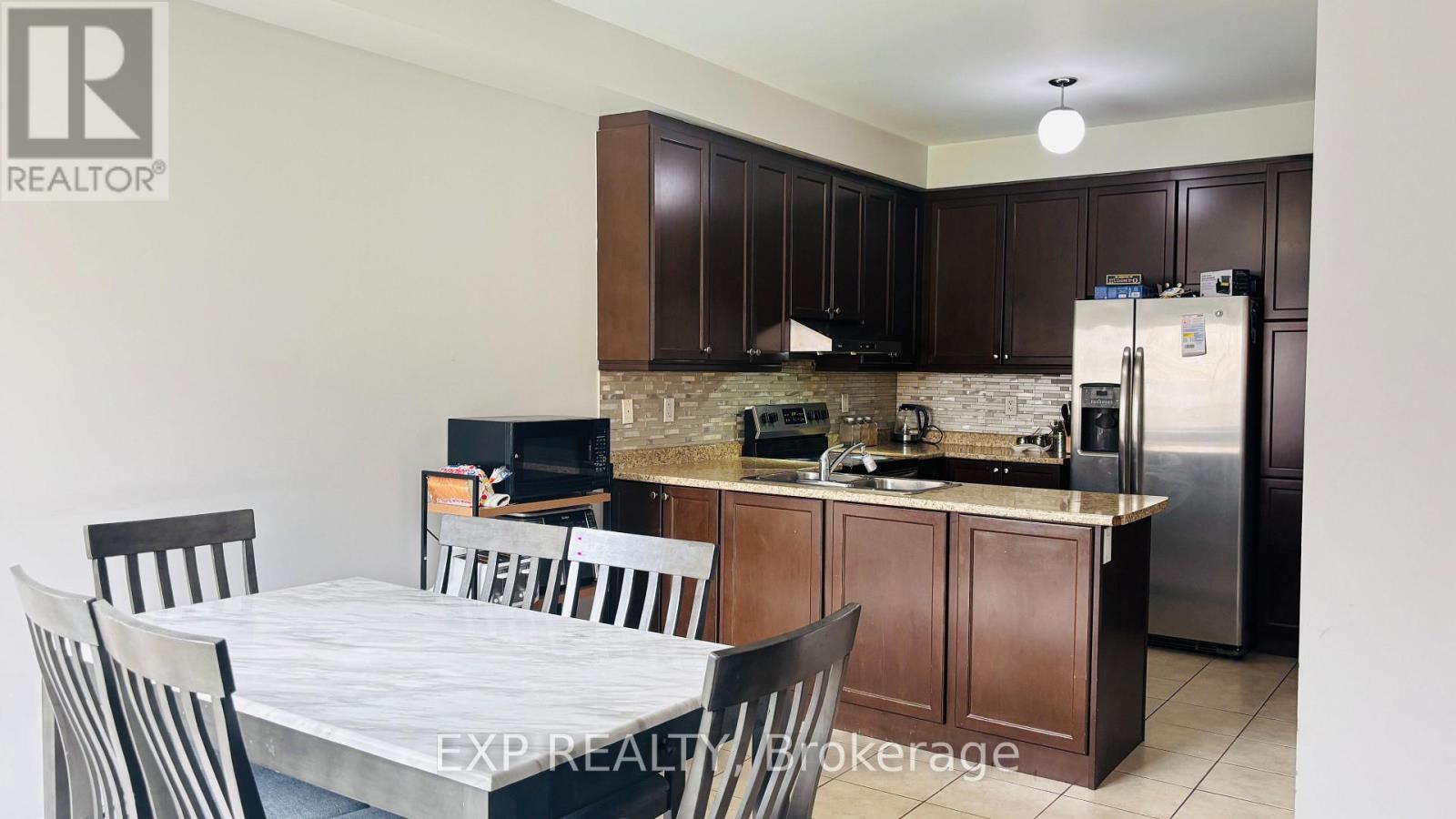 92 Meltwater Crescent, Brampton, Ontario  L6P 3W5 - Photo 7 - W12789098