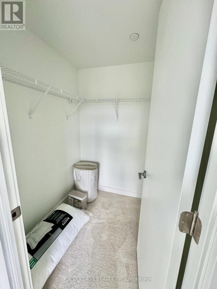 556 Marlee Avenue, Toronto, Ontario  M6B 0B1 - Photo 8 - W12789108