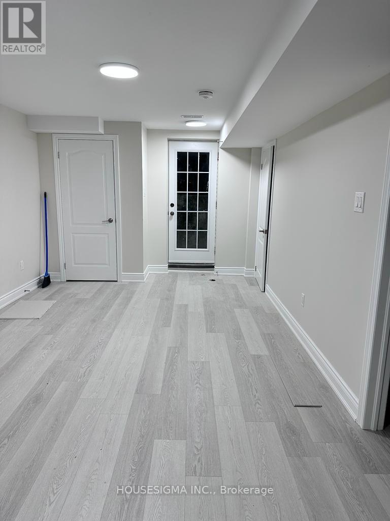 7260 Milano Court, Mississauga, Ontario  L5W 0A2 - Photo 10 - W12789114