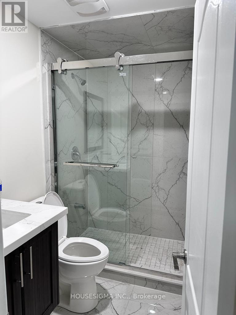 7260 Milano Court, Mississauga, Ontario  L5W 0A2 - Photo 9 - W12789114