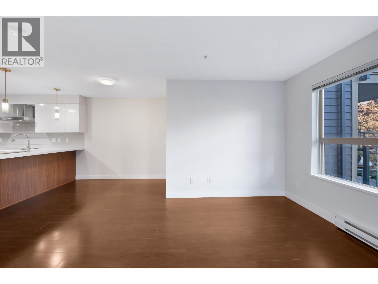 Listing Picture 7 of 22 : 205 7131 STRIDE AVENUE, Burnaby / 本拿比 - 魯藝地產 Yvonne Lu Group - MLS Medallion Club Member