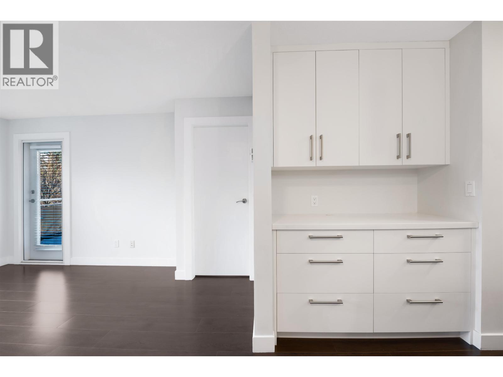 Listing Picture 8 of 22 : 205 7131 STRIDE AVENUE, Burnaby / 本拿比 - 魯藝地產 Yvonne Lu Group - MLS Medallion Club Member