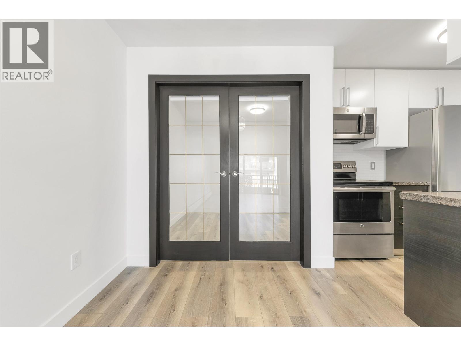 302 170 E 3rd Street, North Vancouver, British Columbia  V7L 1E6 - Photo 12 - R3089838