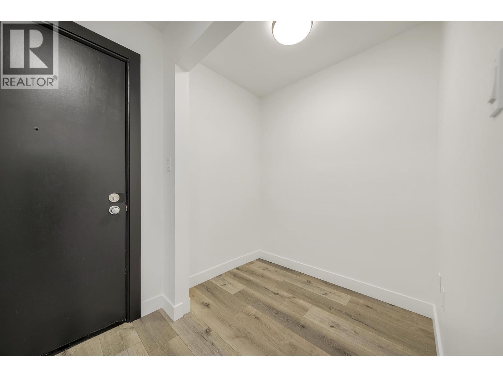 302 170 E 3rd Street, North Vancouver, British Columbia  V7L 1E6 - Photo 20 - R3089838