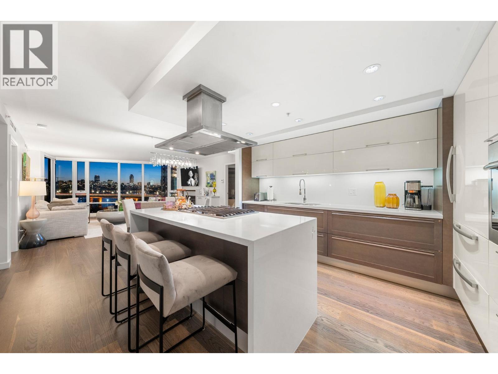 Listing Picture 11 of 40 : 903 8 SMITHE MEWS, Vancouver / 溫哥華 - 魯藝地產 Yvonne Lu Group - MLS Medallion Club Member