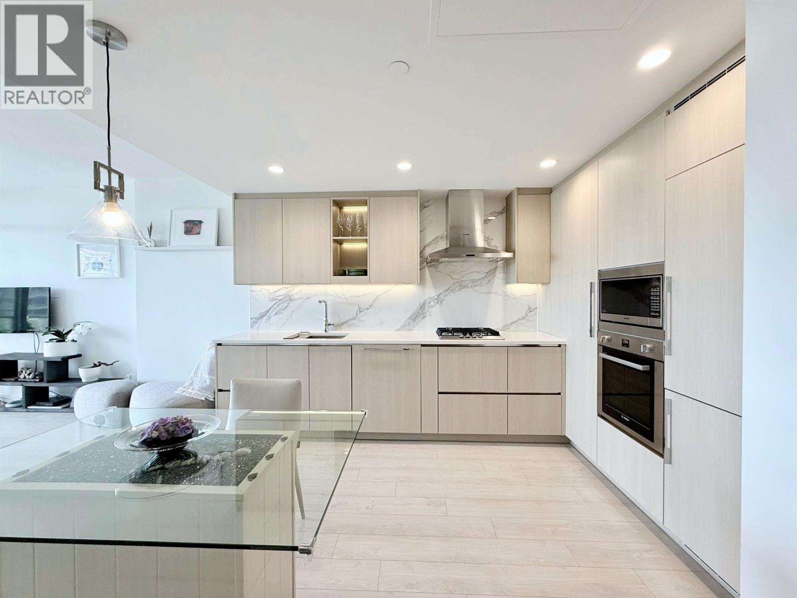 Listing Picture 4 of 16 : 610 4890 LOUGHEED HIGHWAY, Burnaby / 本拿比 - 魯藝地產 Yvonne Lu Group - MLS Medallion Club Member