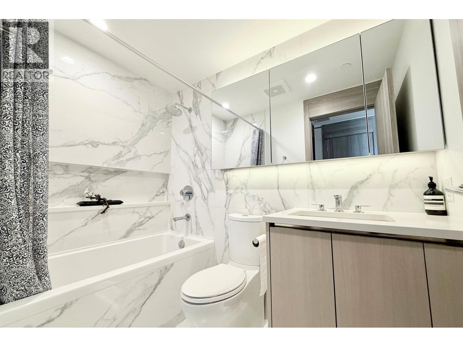 Listing Picture 7 of 16 : 610 4890 LOUGHEED HIGHWAY, Burnaby / 本拿比 - 魯藝地產 Yvonne Lu Group - MLS Medallion Club Member