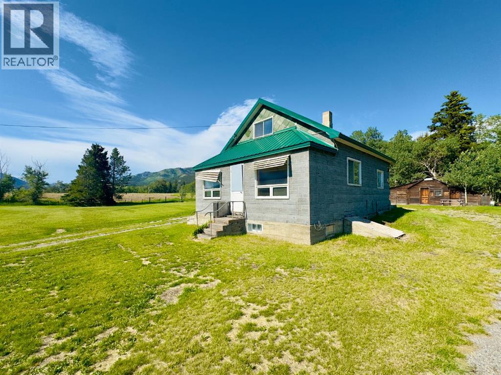 23005 27 Avenue, Bellevue, Alberta  T0K 0C0 - Photo 3 - A2283422