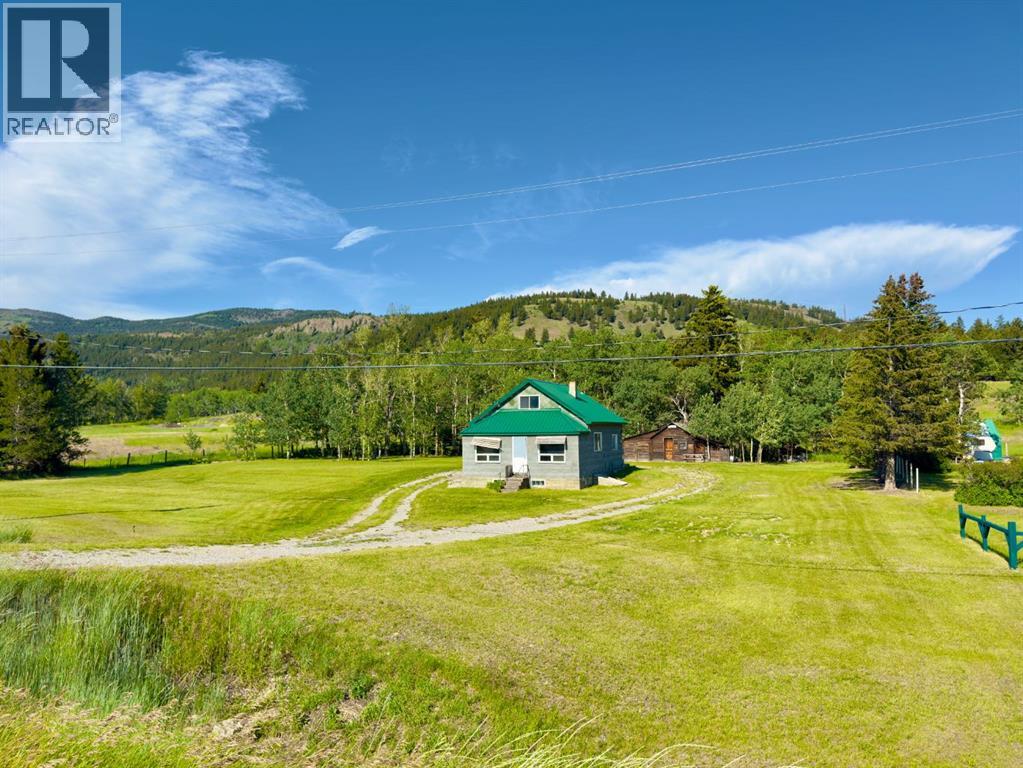 23005 27 Avenue, Bellevue, Alberta  T0K 0C0 - Photo 2 - A2283422