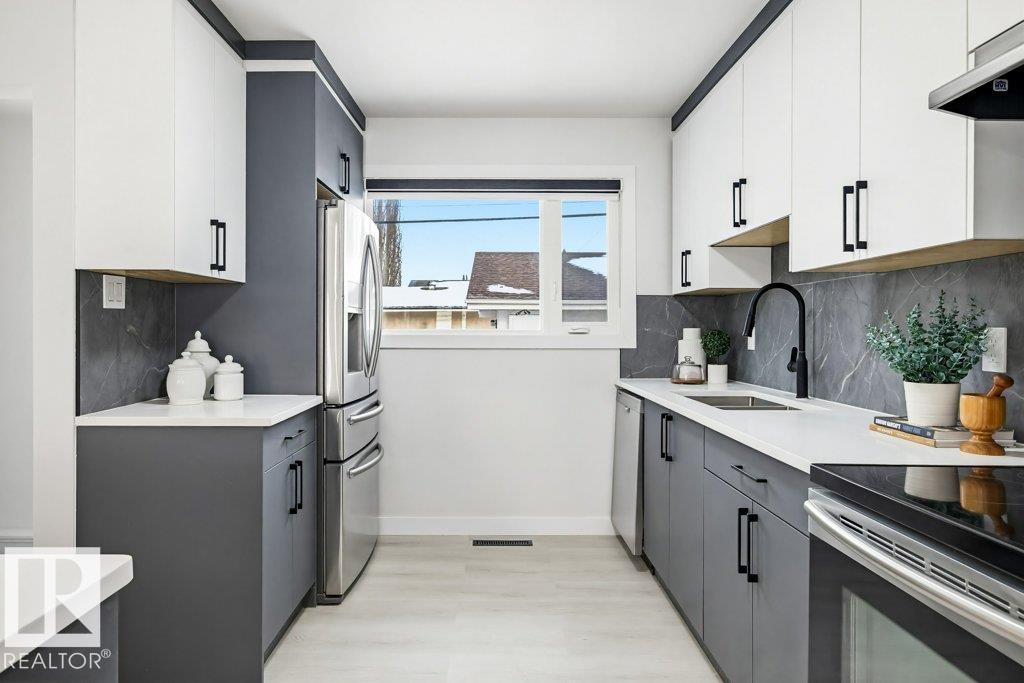 16206 83 Av Nw, Edmonton, Alberta  T5R 3V5 - Photo 3 - E4470630