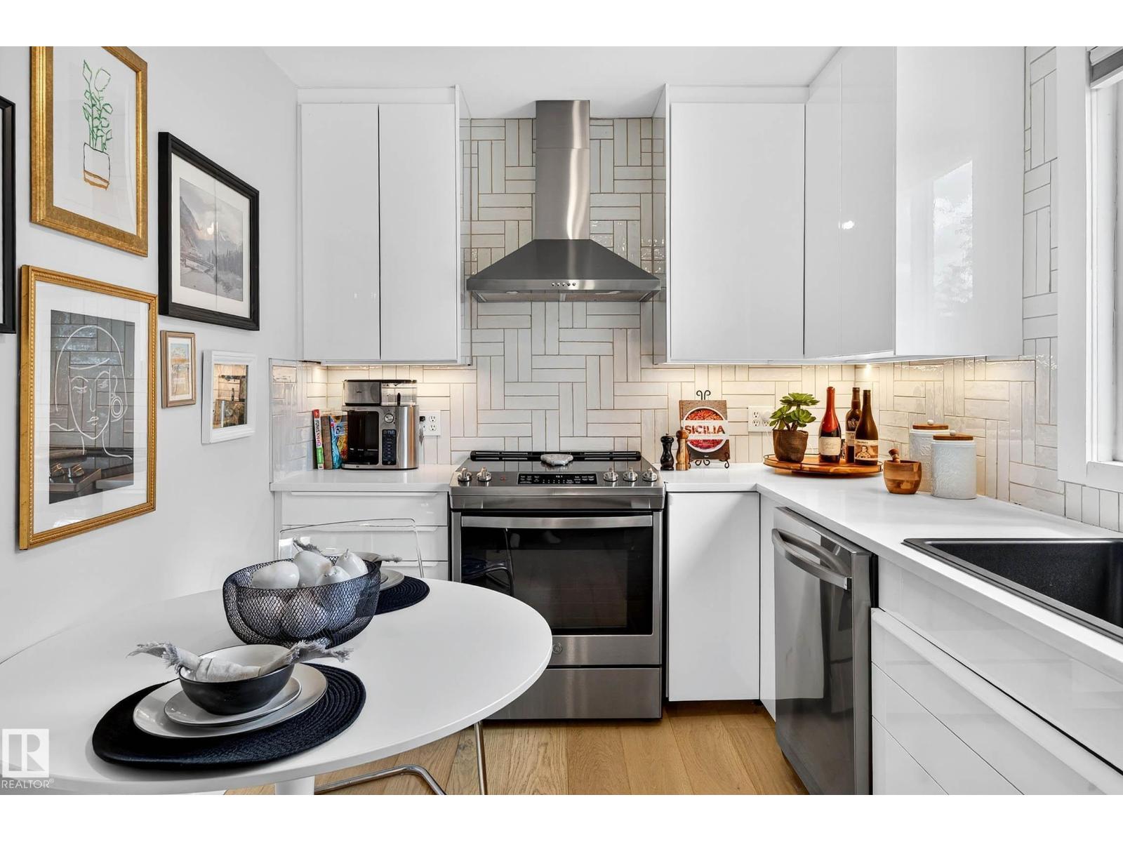 10507 69 Av Nw, Edmonton, Alberta  T6H 2C5 - Photo 3 - E4472930