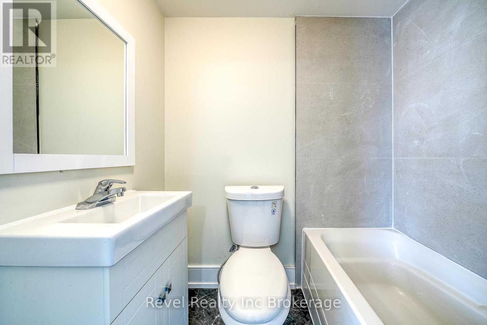 241 Charles Street W, Ingersoll, Ontario  N5C 2M5 - Photo 19 - X12789150