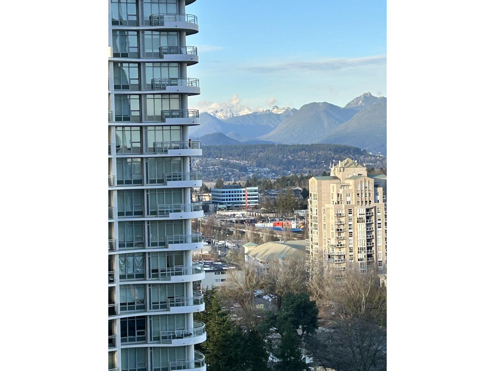 1402 13308 CENTRAL AVENUE, Surrey, British Columbia