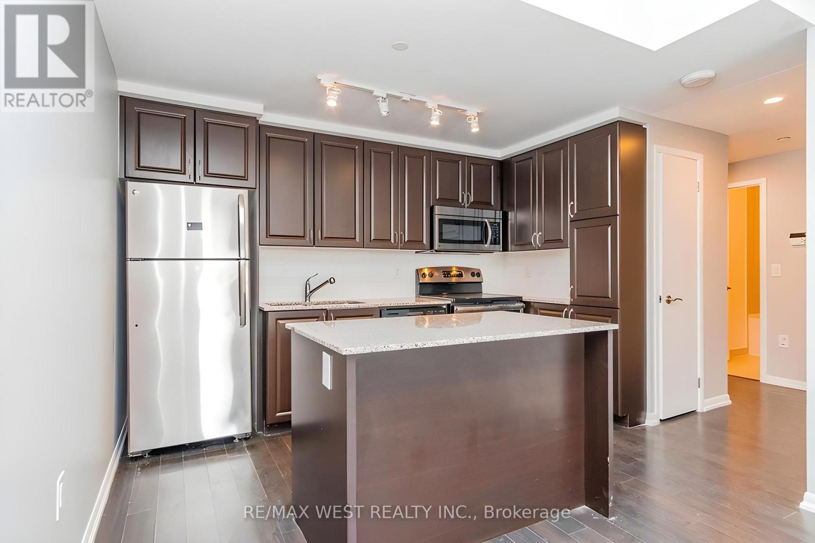 825 - 830 Lawrence Avenue W, Toronto, Ontario  M6A 1C3 - Photo 12 - W12787936