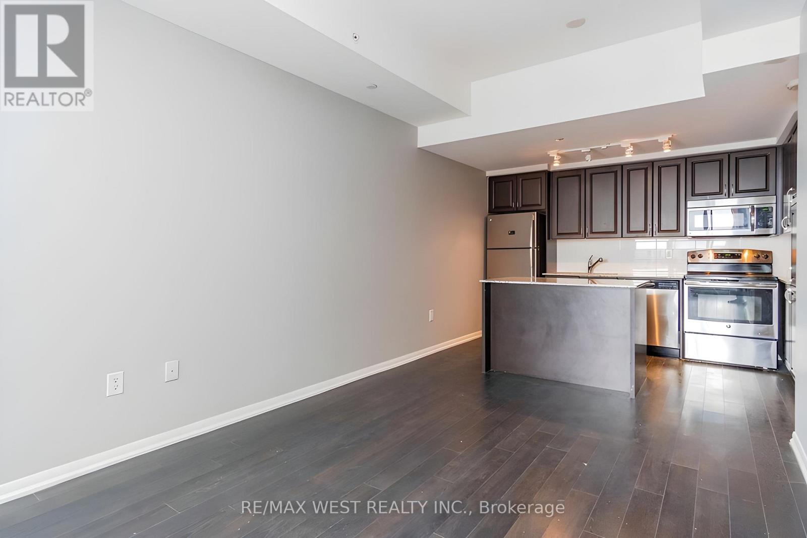 825 - 830 Lawrence Avenue W, Toronto, Ontario  M6A 1C3 - Photo 4 - W12787936