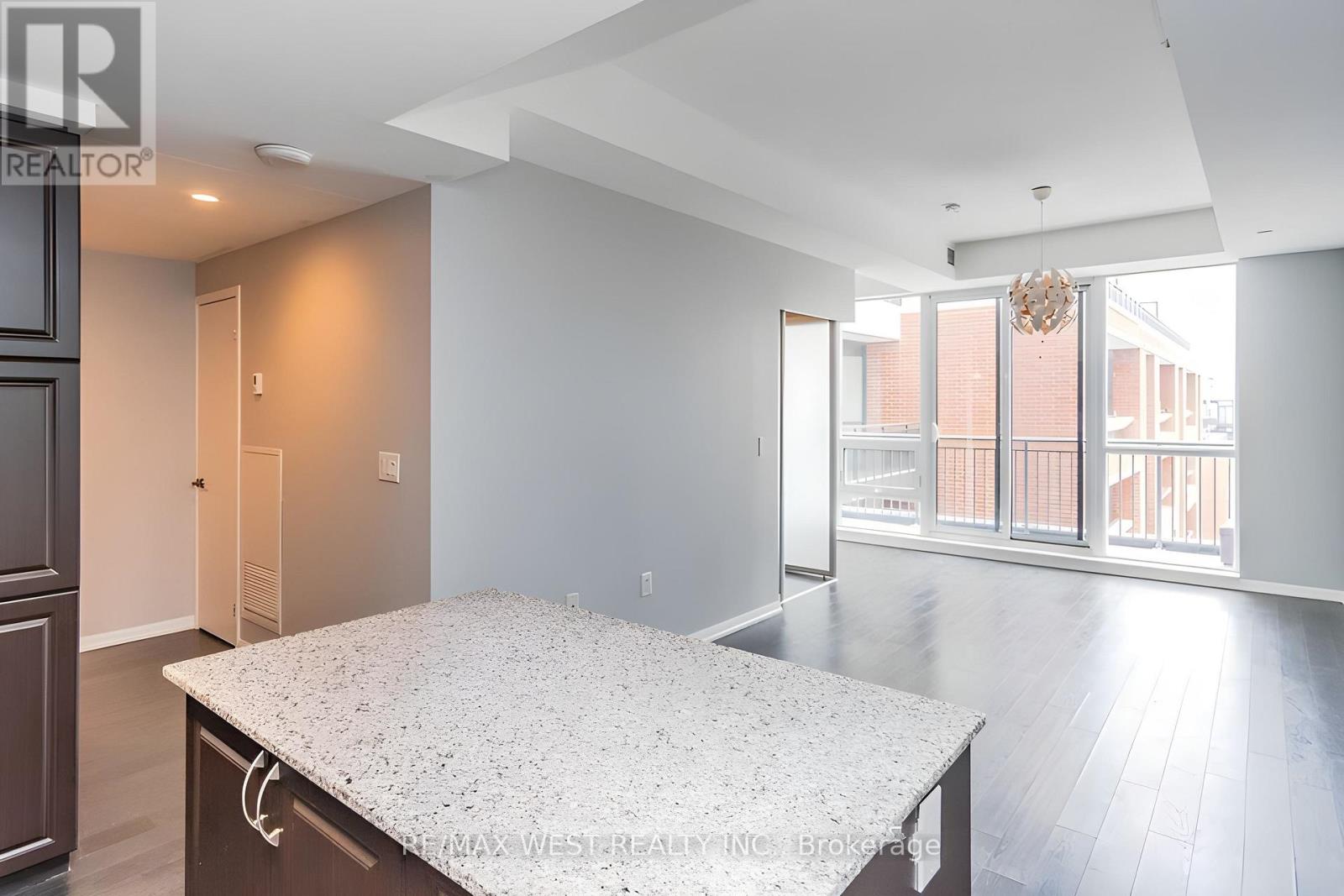 825 - 830 Lawrence Avenue W, Toronto, Ontario  M6A 1C3 - Photo 2 - W12787936