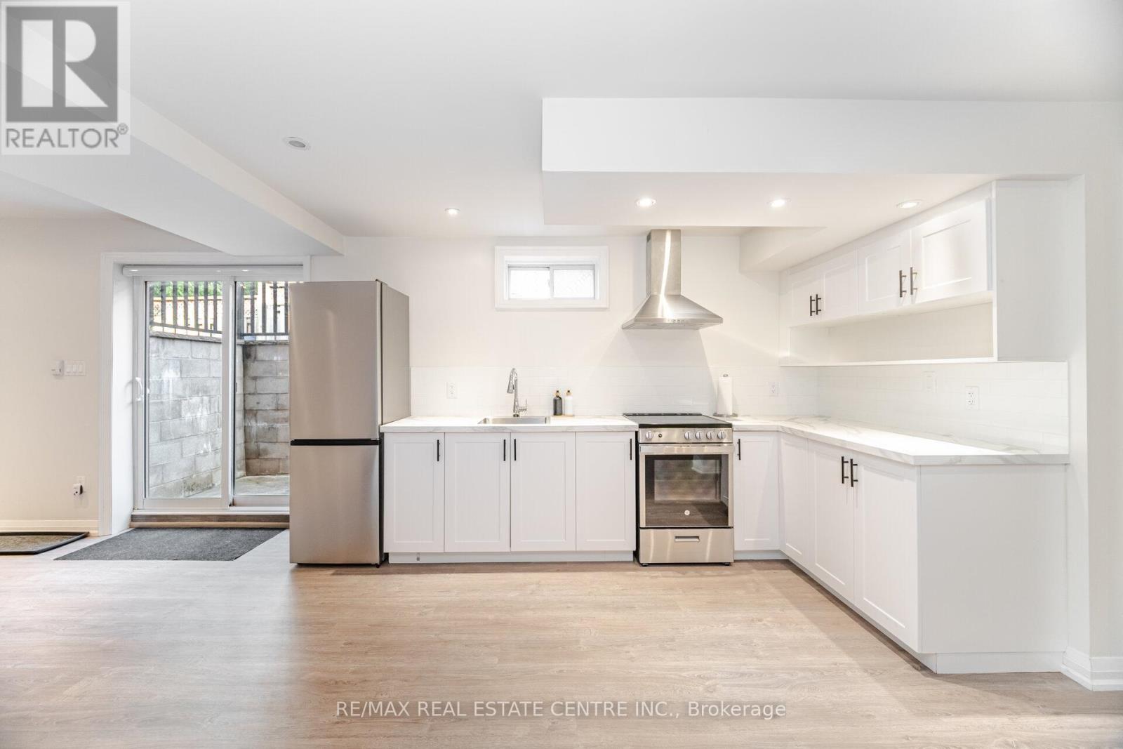 680 Driftcurrent Drive, Mississauga, Ontario  L4Z 3Z4 - Photo 6 - W12788874