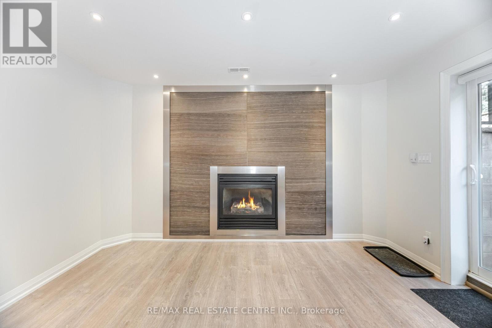 680 Driftcurrent Drive, Mississauga, Ontario  L4Z 3Z4 - Photo 8 - W12788874