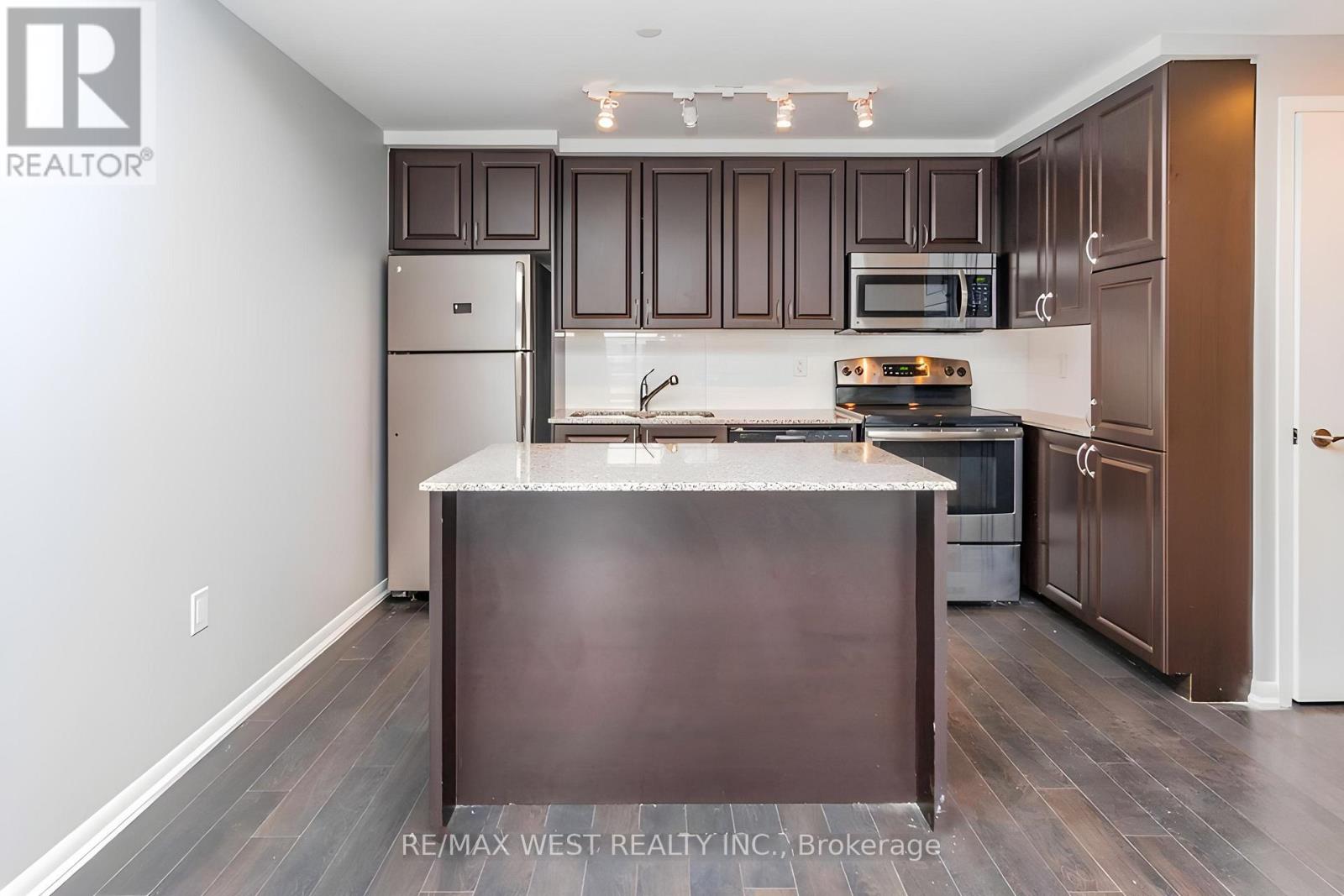 825 - 830 Lawrence Avenue W, Toronto, Ontario  M6A 1C3 - Photo 11 - W12787936