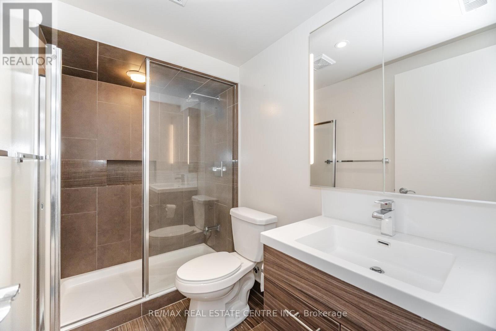 680 Driftcurrent Drive, Mississauga, Ontario  L4Z 3Z4 - Photo 9 - W12788874