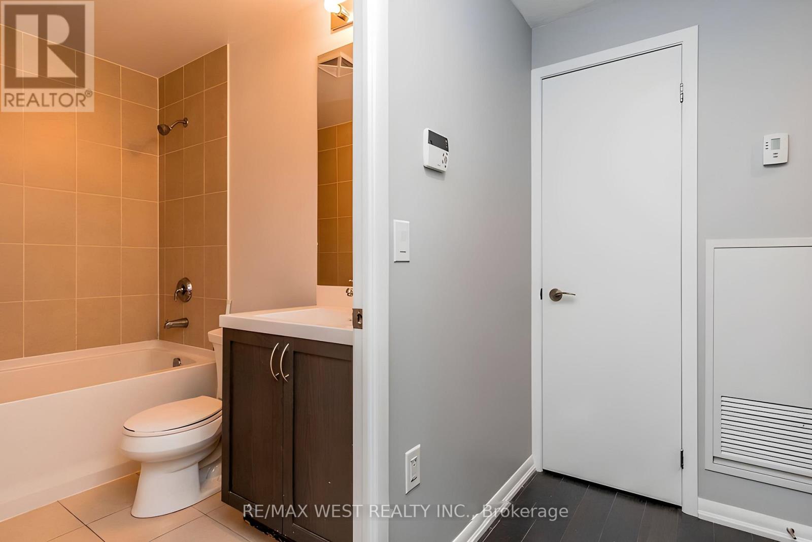 825 - 830 Lawrence Avenue W, Toronto, Ontario  M6A 1C3 - Photo 13 - W12787936