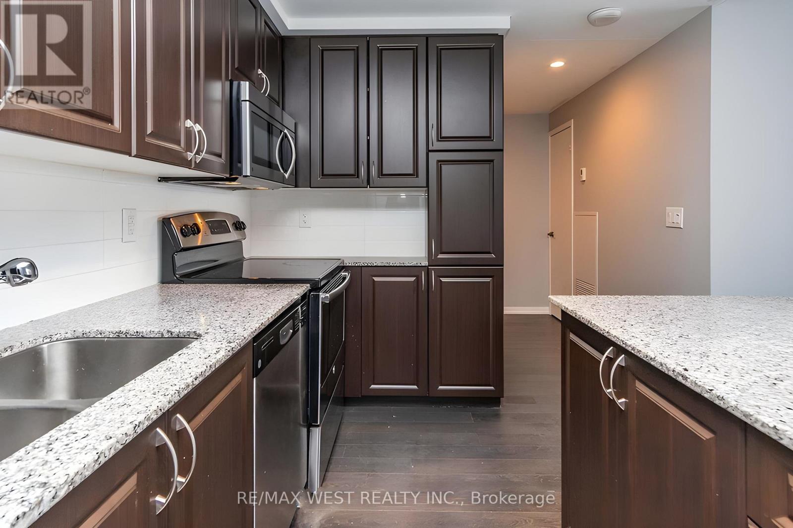 825 - 830 Lawrence Avenue W, Toronto, Ontario  M6A 1C3 - Photo 3 - W12787936