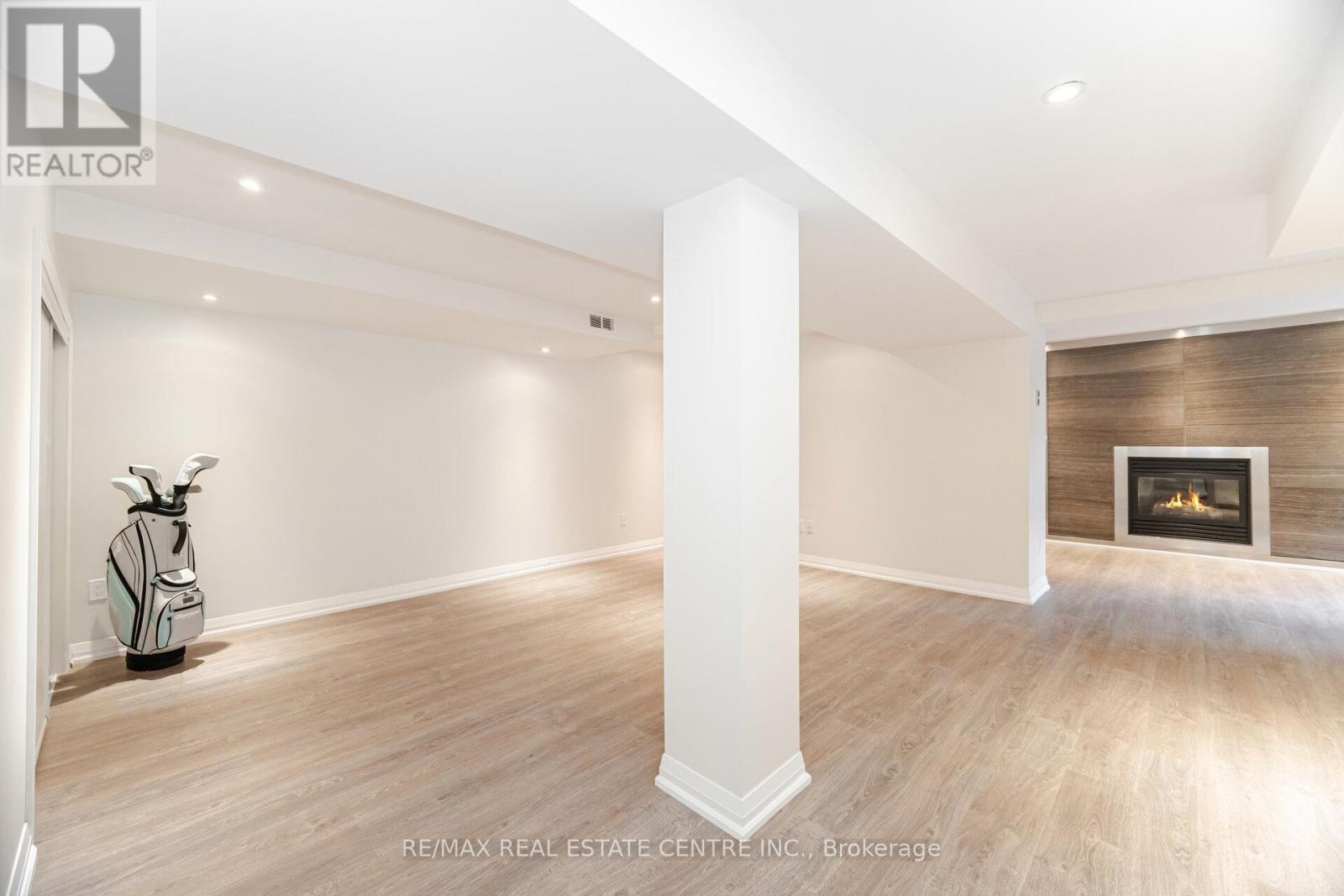 680 Driftcurrent Drive, Mississauga, Ontario  L4Z 3Z4 - Photo 3 - W12788874