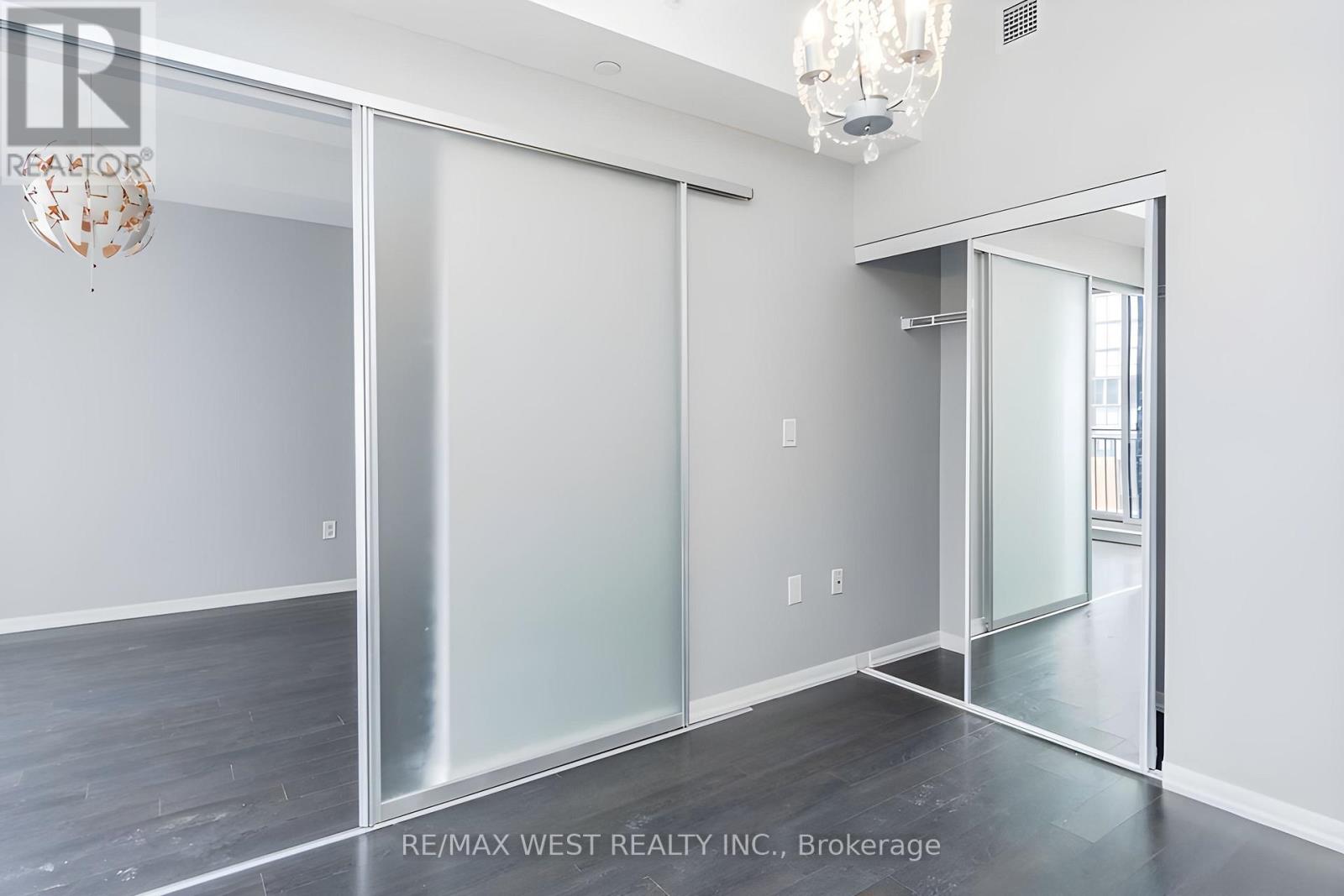 825 - 830 Lawrence Avenue W, Toronto, Ontario  M6A 1C3 - Photo 9 - W12787936