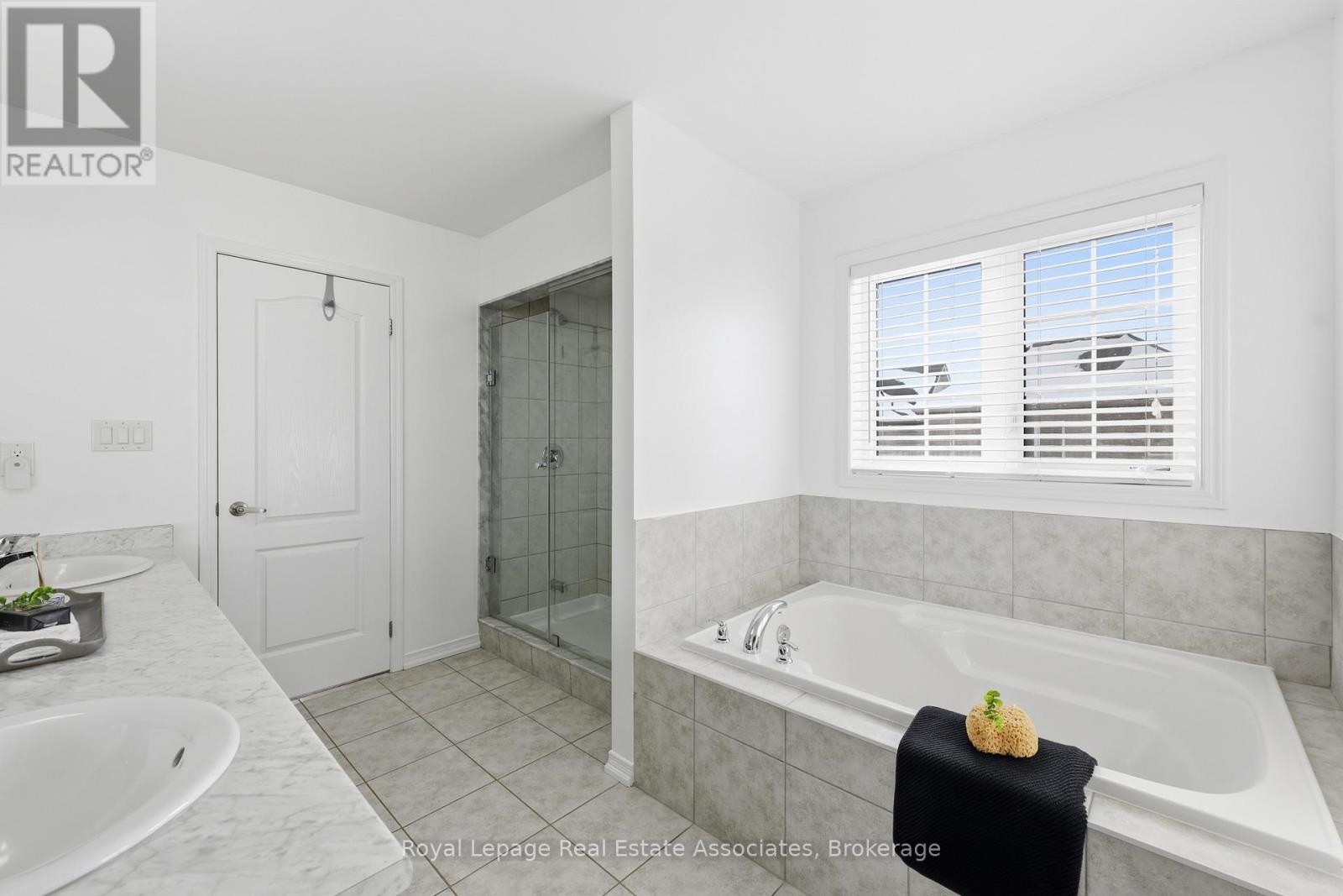 121 Esther Crescent, Thorold, Ontario  L3B 0H1 - Photo 27 - X12774208