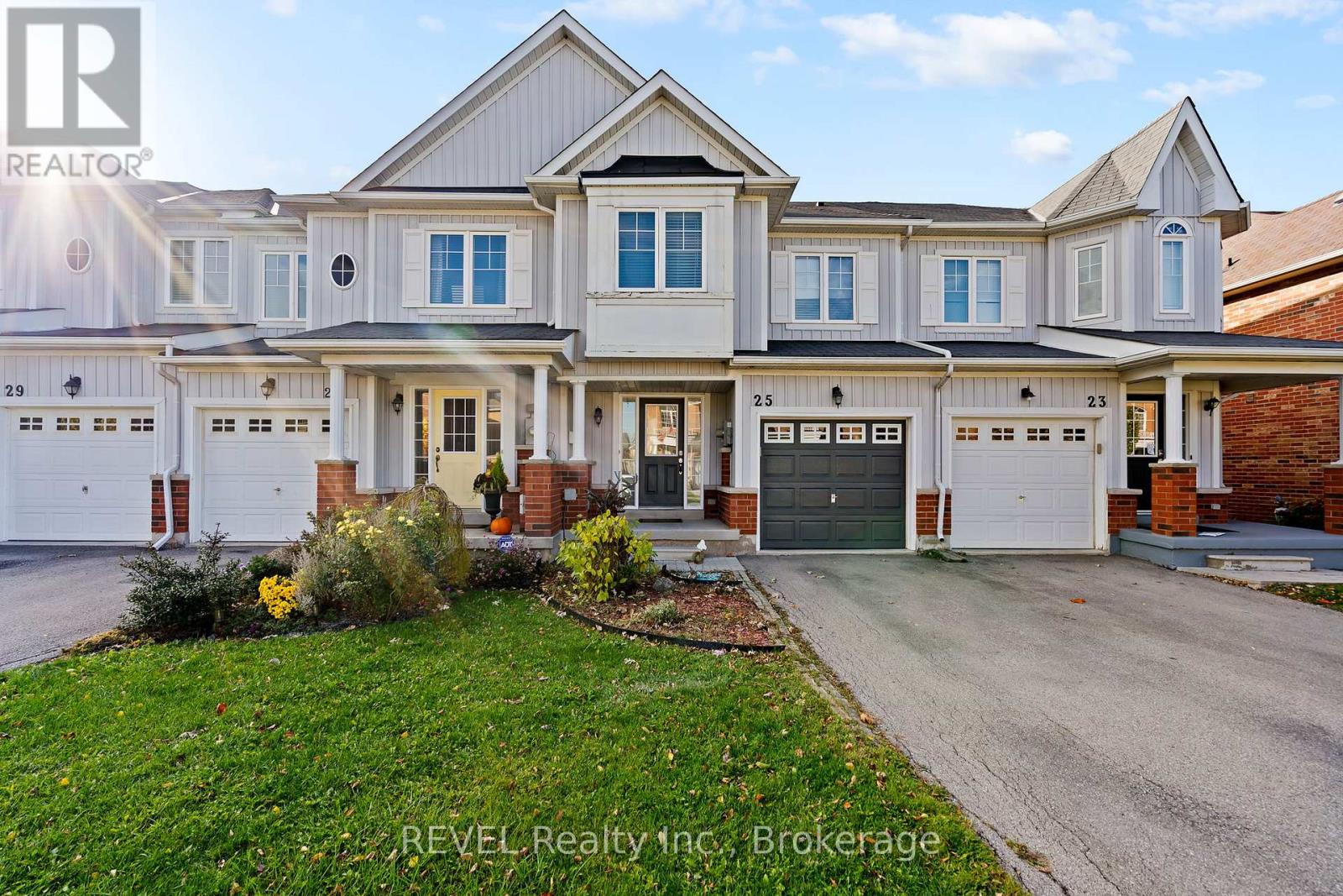 25 Colonel Lyall Street, St. Catharines (Secord Woods), Ontario  L2P 0B3 - Photo 2 - X12789144