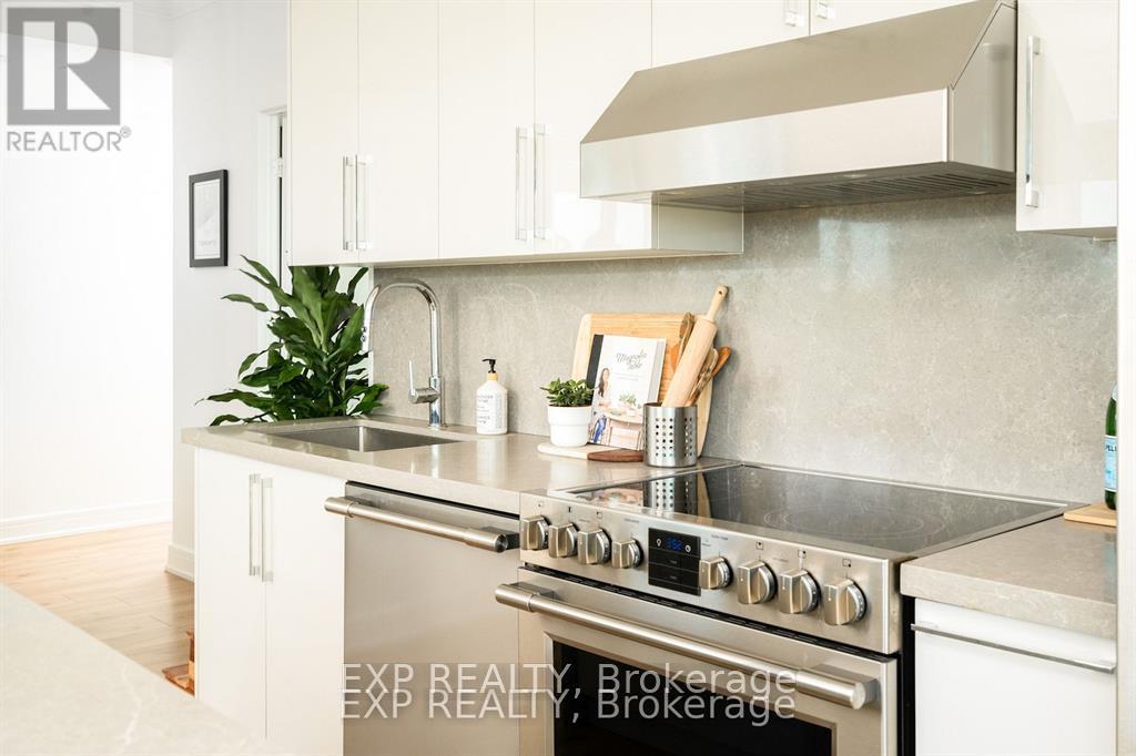 501 - 35 Brian Peck Crescent, Toronto, Ontario  M4G 0A5 - Photo 2 - C12789128