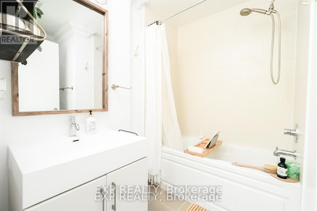 501 - 35 Brian Peck Crescent, Toronto, Ontario  M4G 0A5 - Photo 9 - C12789128