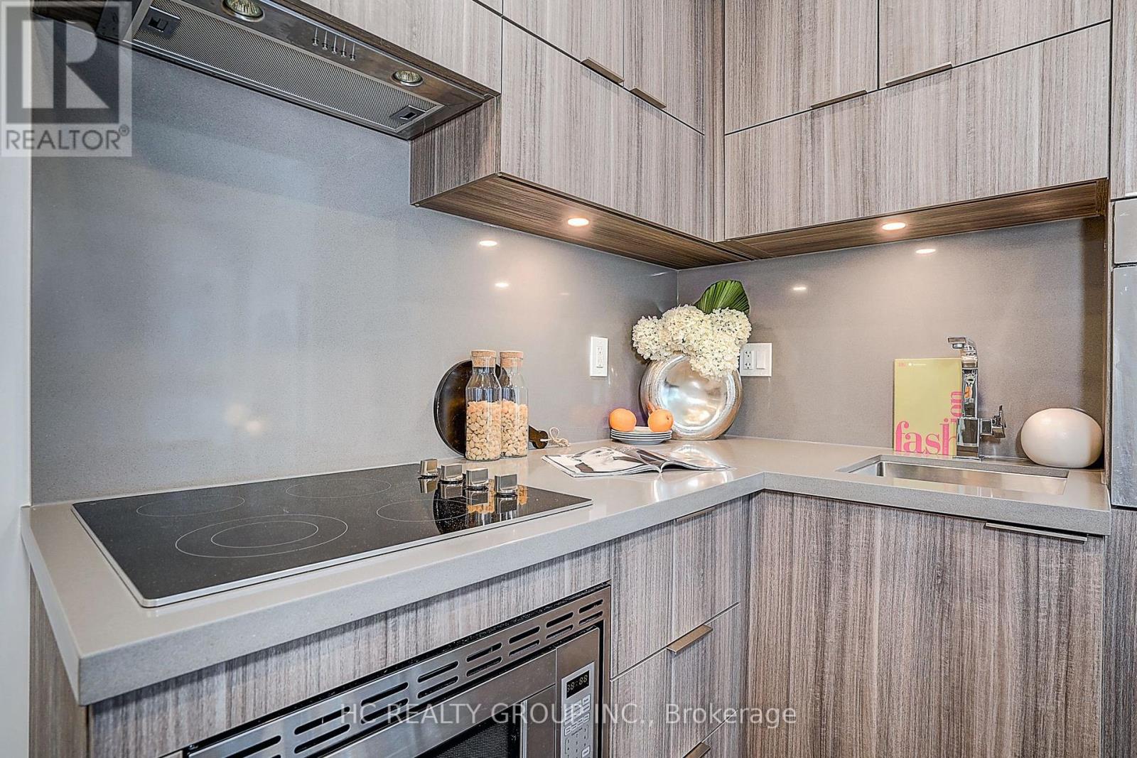 3007 - 39 Roehampton Avenue, Toronto, Ontario  M4P 1P9 - Photo 16 - C12789130