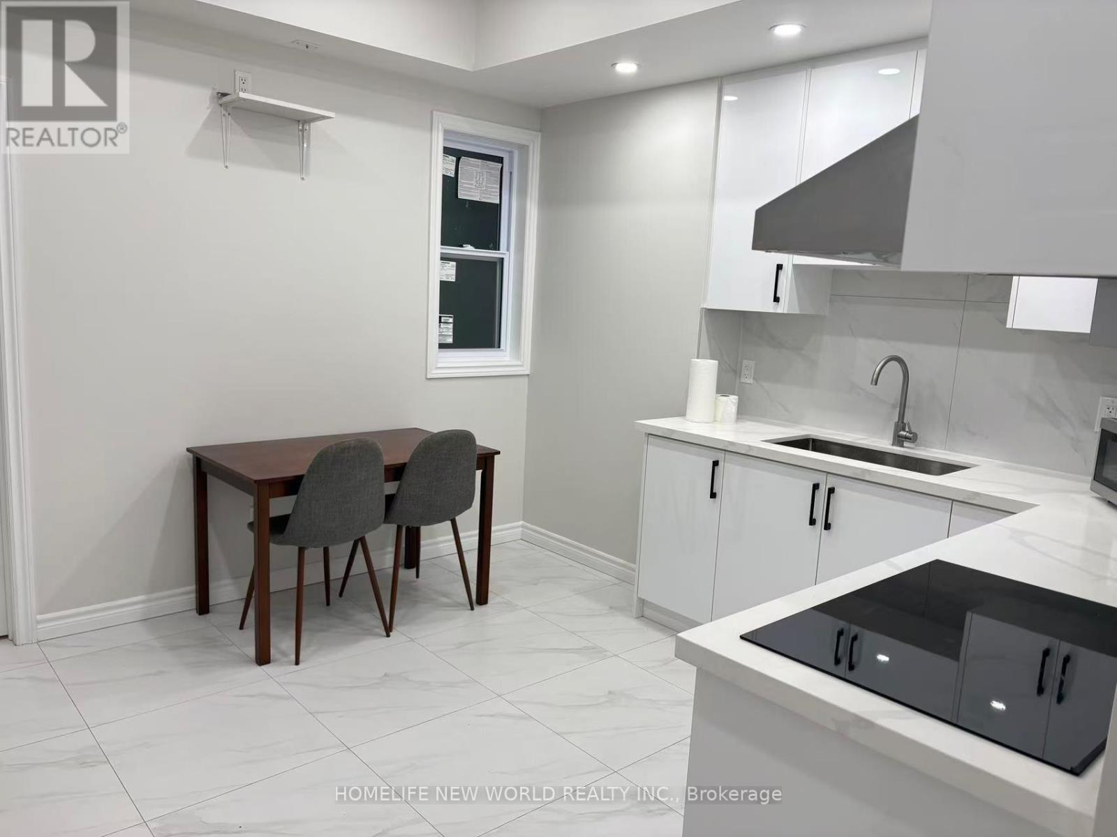 256 Palmerston Avenue, Toronto, Ontario  M6J 2J4 - Photo 2 - C12789140